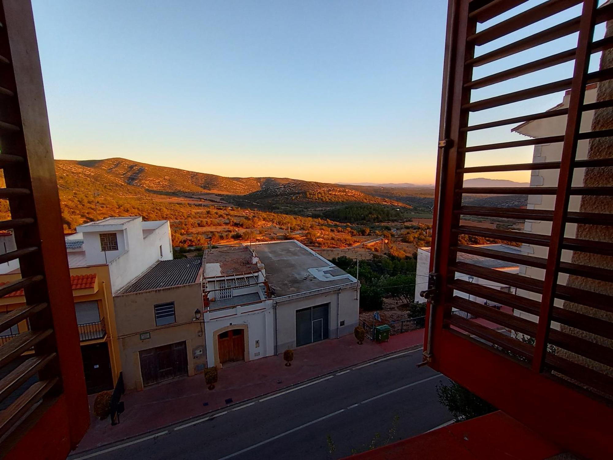 Tranquil And Spacious Townhouse In Historical And Picturesque Cervera Del Maestre Exterior foto